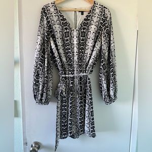 Black and white snakeprint dress from Express. Size small. Barely worn.